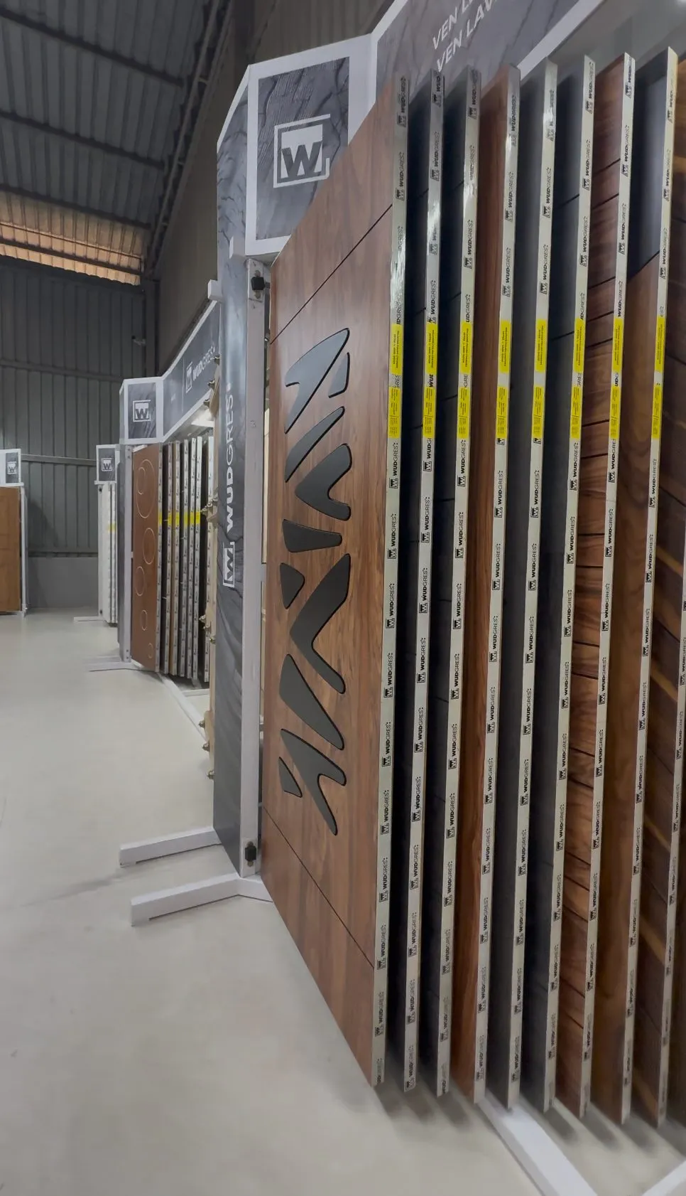 Ven Decor Legend door